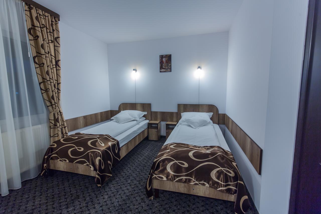 Hotel Raxand Residence Mioveni Экстерьер фото