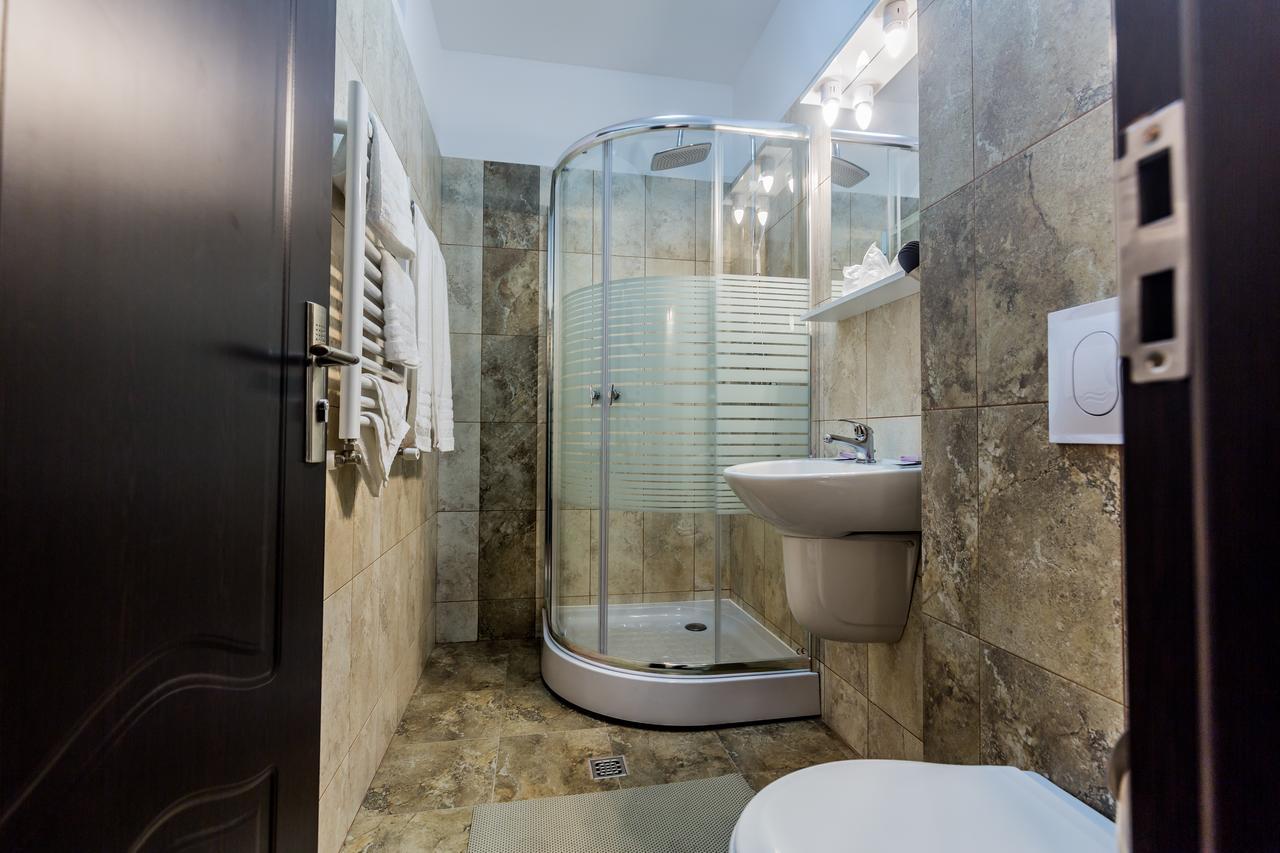 Hotel Raxand Residence Mioveni Экстерьер фото