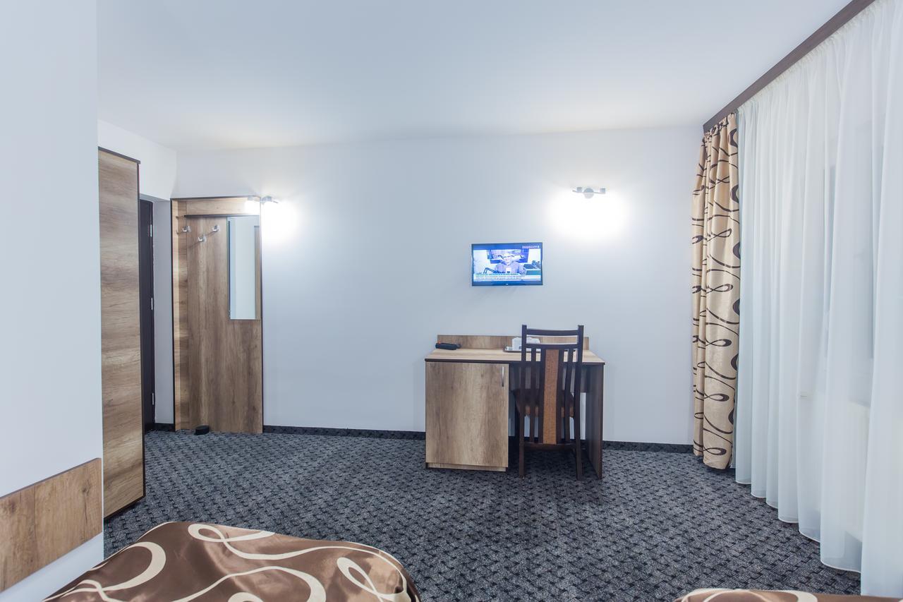 Hotel Raxand Residence Mioveni Экстерьер фото